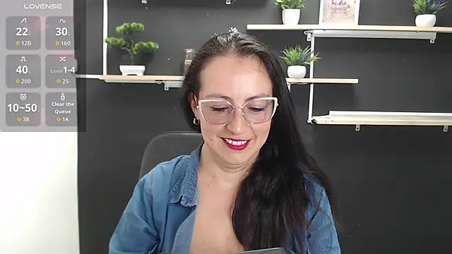 Lauryn Jones online show from June 23, 2026, 7:23 pm