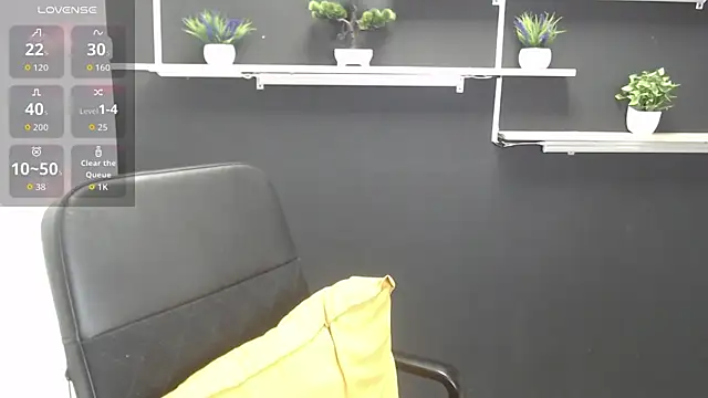 Lauryn Jones online show from July 9, 2026, 5:39 pm