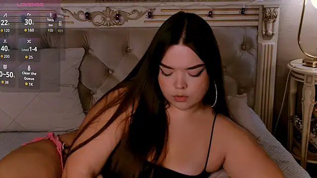 Snapshot of NaomiAster chatting on November 4, 2025, 9:52 am NaomiAster online show from November 4, 2025, 9:52 am