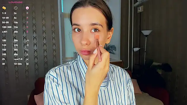 JacalynSchreiber online show from November 21, 2025, 6:56 am