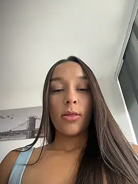 Brunettecollins05 online show from June 11, 2026, 6:39 pm