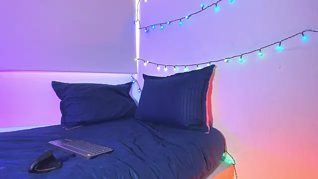 saint dark online show from December 16, 2025, 1:05 pm