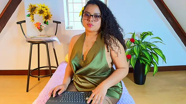 alanaa gomezz online show from July 9, 2026, 6:12 pm