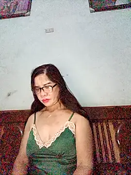 Snapshot of Tythy-yolee chatting on November 7, 2025, 6:52 pm Tythy-yolee online show from November 7, 2025, 6:52 pm