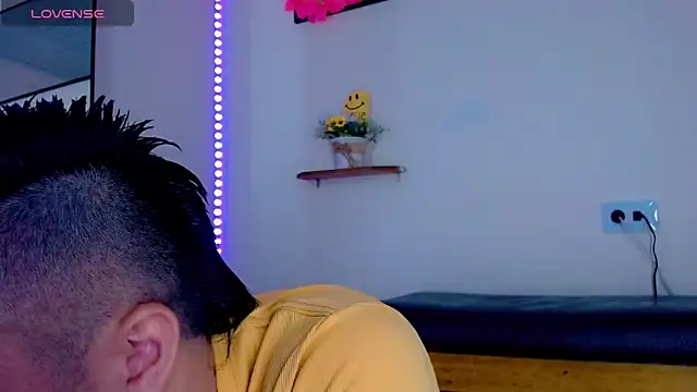 Sebastian Loaiza online show from December 21, 2025, 3:52 pm