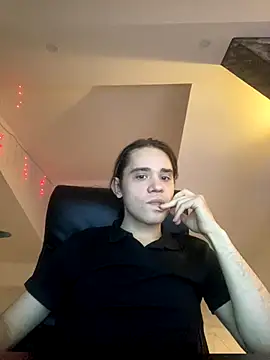 RemiVar online show from December 13, 2025, 9:09 pm