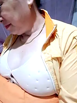 small-house123 online show from December 16, 2025, 1:54 am