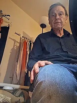 rando120001 online show from March 22, 2026, 3:43 am