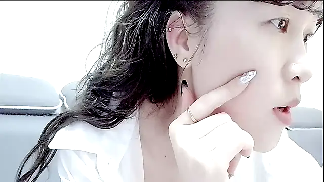 lookbyby online show from January 19, 2026, 5:33 am