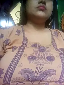 Snapshot of Tina_250 chatting on April 19, 2026, 8:35 am Tina 250 online show from April 19, 2026, 8:35 am