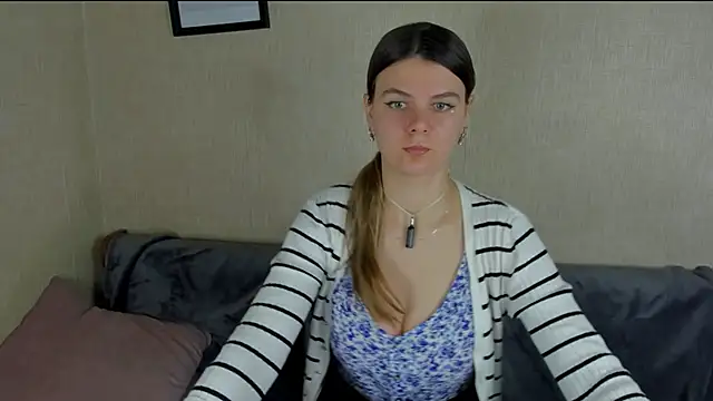 Zorianaa online show from December 22, 2025, 9:12 pm