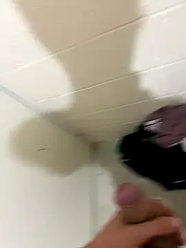 Snapshot of chris0318_ chatting on November 4, 2025, 8:57 am chris0318 online show from November 4, 2025, 8:57 am