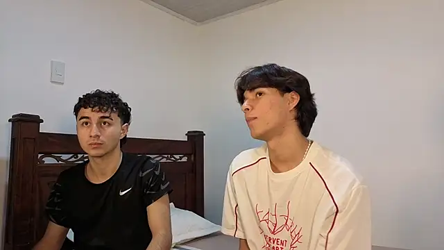 Snapshot of Raven_Eclipse chatting on November 5, 2025, 9:15 pm Raven Eclipse online show from November 5, 2025, 9:15 pm