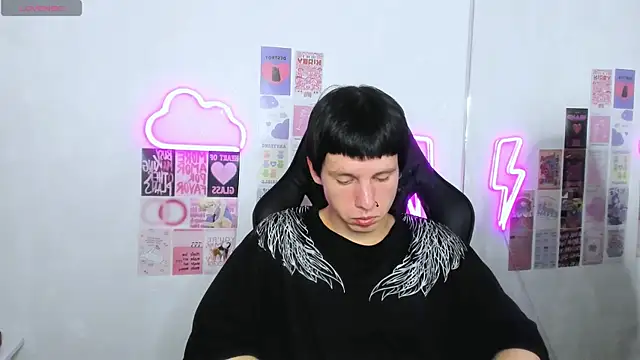 CutieKai  online show from April 7, 2026, 8:20 pm