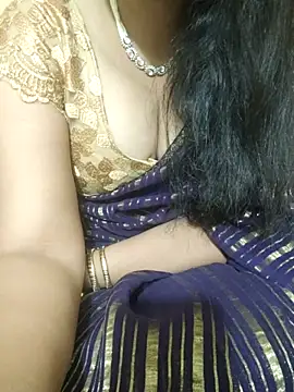 Snapshot of mouni499 chatting on May 11, 2026, 5:32 pm mouni499 online show from May 11, 2026, 5:32 pm