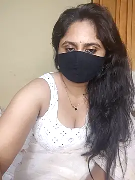 Snapshot of mouni499 chatting on June 15, 2026, 4:53 pm mouni499 online show from June 15, 2026, 4:53 pm
