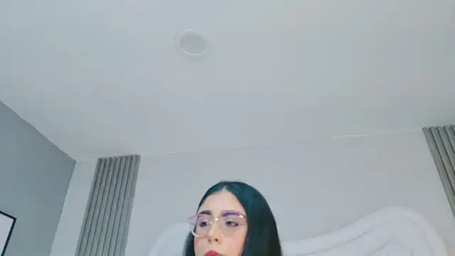 ScarlettPetrova online show from April 26, 2026, 11:52 am