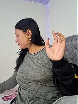 GISELLA   online show from March 5, 2026, 1:29 pm