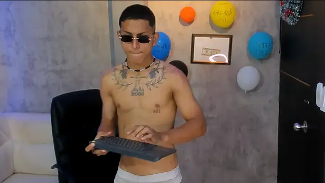 soy Aron online show from November 22, 2025, 2:49 pm