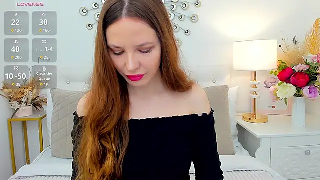 Snapshot of MonaRicci chatting on April 19, 2026, 5:18 am MonaRicci online show from April 19, 2026, 5:18 am