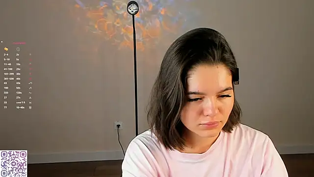 Snapshot of Xo_Laura chatting on May 1, 2026, 12:59 am Xo Laura online show from May 1, 2026, 12:59 am