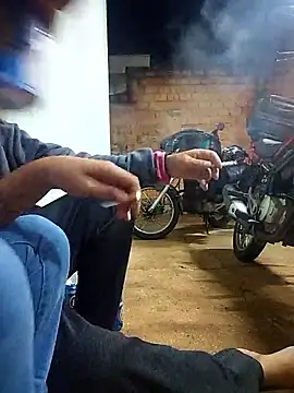 Snapshot of 013boyy chatting on December 14, 2025, 3:01 am 013boyy online show from December 14, 2025, 3:01 am