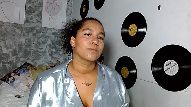 Ambar foxy online show from January 7, 2026, 6:43 pm