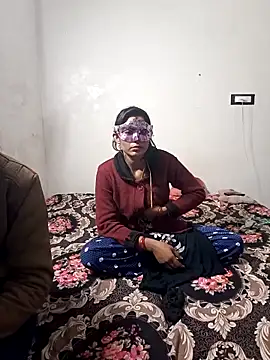 Real-Family online show from December 19, 2025, 5:31 pm