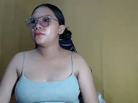 hotsexyreb online show from March 17, 2026, 2:16 am