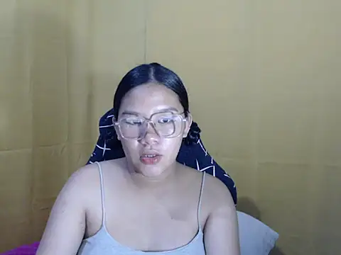 hotsexyreb online show from March 19, 2026, 2:37 am