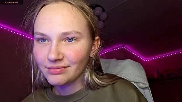 KarinRobertson online show from February 13, 2026, 4:03 pm