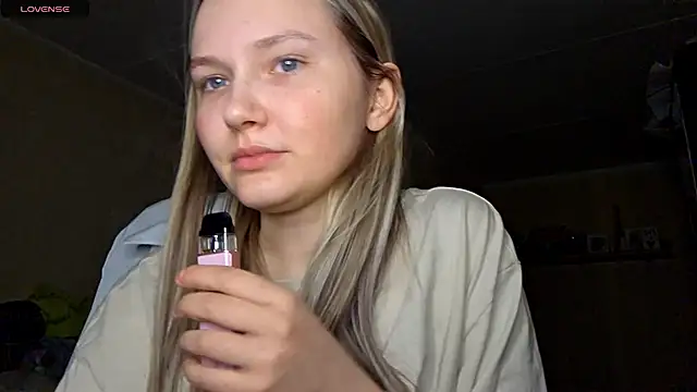 KarinRobertson online show from March 13, 2026, 4:35 pm