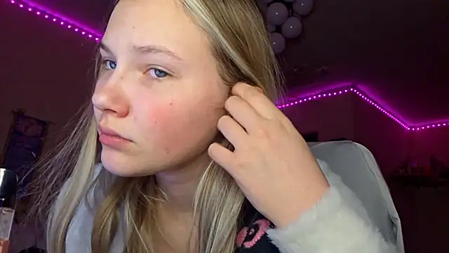 KarinRobertson online show from March 22, 2026, 5:05 pm