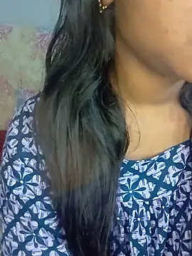 Neha533 online show from May 6, 2026, 6:13 pm