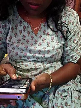 hyd couple7878 online show from November 7, 2025, 3:50 am