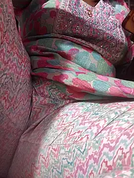 hyd couple7878 online show from February 15, 2026, 4:20 am