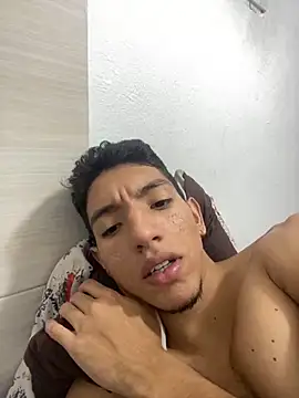 Snapshot of johnvixx chatting on November 3, 2025, 7:26 pm johnvixx online show from November 3, 2025, 7:26 pm