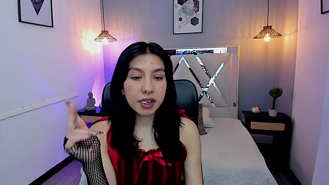 Snapshot of zoe-moreau chatting on April 11, 2026, 7:18 pm zoe-moreau online show from April 11, 2026, 7:18 pm
