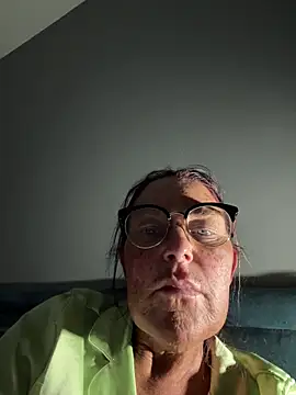 Angel-LinaX online show from December 20, 2025, 9:22 pm