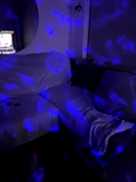 Snapshot of vikingcatbisexual chatting on November 21, 2025, 12:32 am vikingcatbisexual online show from November 21, 2025, 12:32 am