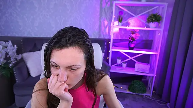 ZafiraMoonn online show from March 18, 2026, 1:58 pm