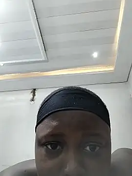 SweetSavage18 online show from March 11, 2026, 9:10 pm