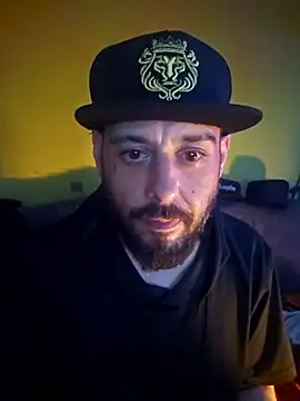 Snapshot of DonJuanDeBomboni chatting on November 3, 2025, 3:19 am DonJuanDeBomboni online show from November 3, 2025, 3:19 am