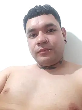 Snapshot of Roman_Valor chatting on November 3, 2025, 3:19 am Roman Valor online show from November 3, 2025, 3:19 am