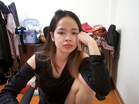 ---Lusi03--- online show from December 19, 2025, 3:35 am