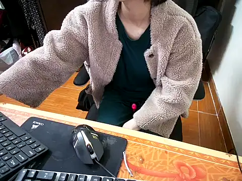 ---Lusi03--- online show from February 5, 2026, 9:52 pm