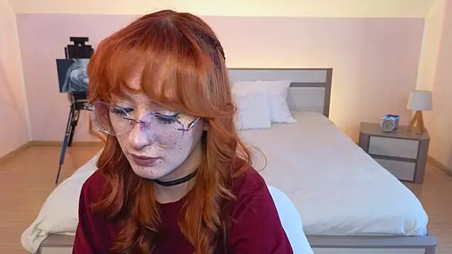 WICKEDEMBER online show from May 5, 2026, 1:57 am