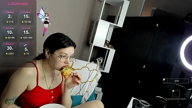 Karina Kellyy online show from December 4, 2025, 2:32 am