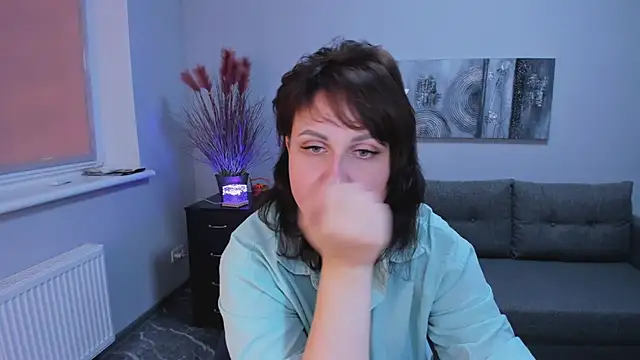 Helen Rossi online show from November 6, 2025, 8:26 am