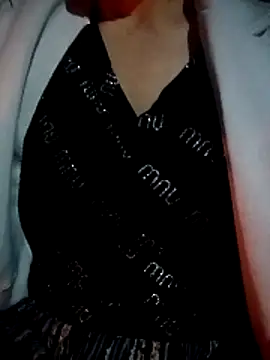 LenaLy2k online show from November 4, 2025, 10:31 pm